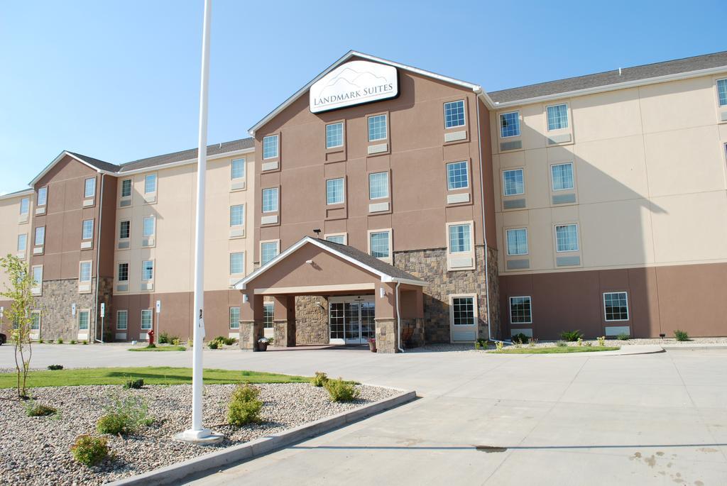 Landmark Suites - Williston Exterior photo