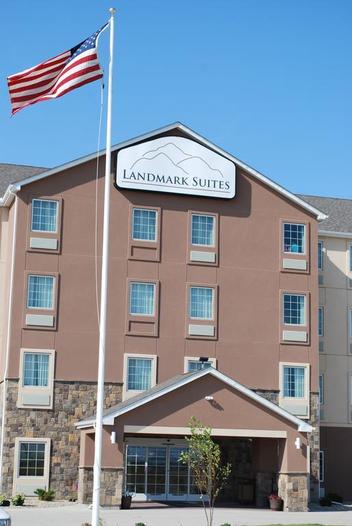 Landmark Suites - Williston Exterior photo