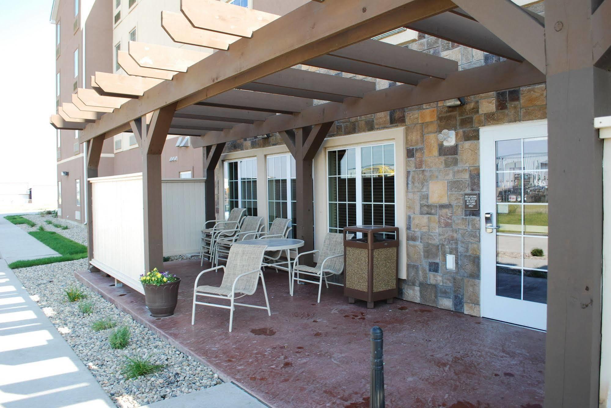 Landmark Suites - Williston Exterior photo
