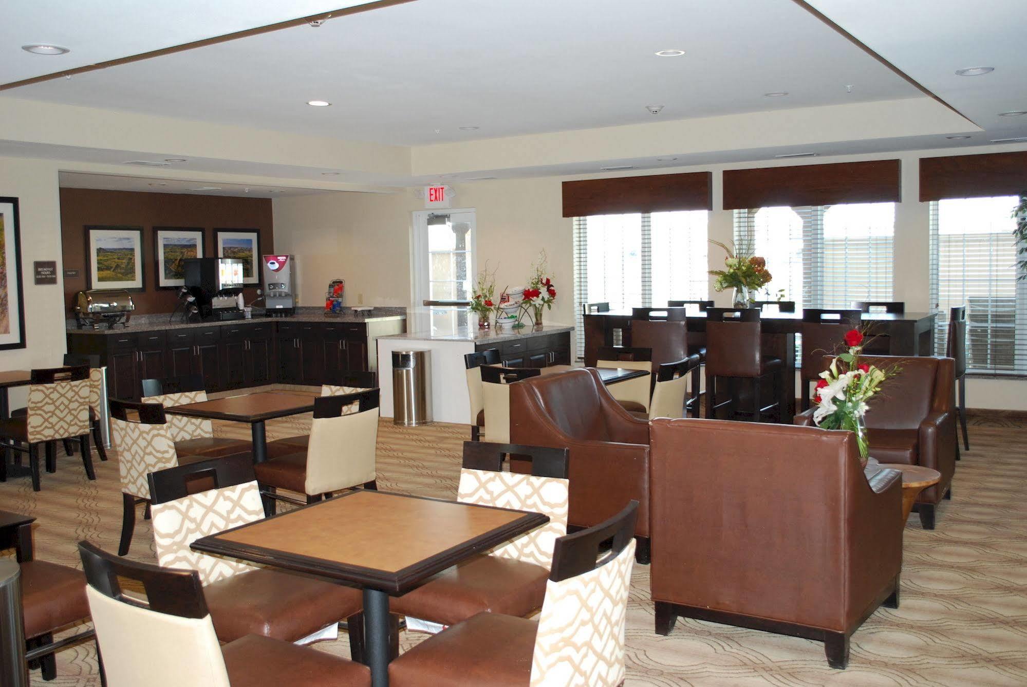 Landmark Suites - Williston Exterior photo